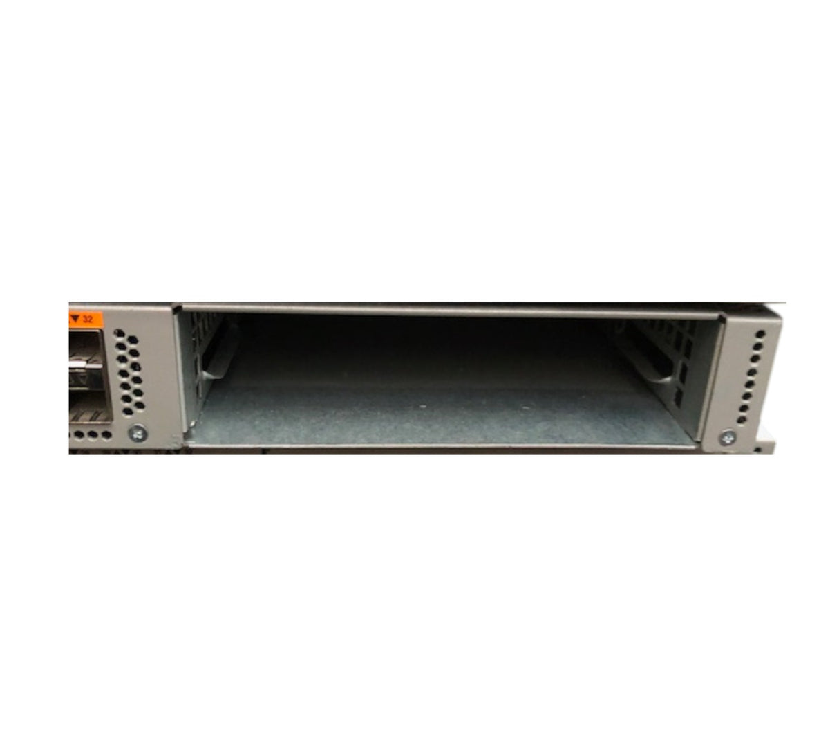 Cisco WS-C3850-24P-L used ( damaged )